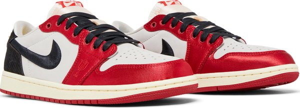 Jordan 1 Retro Low OG Sala de trofeos de visitante