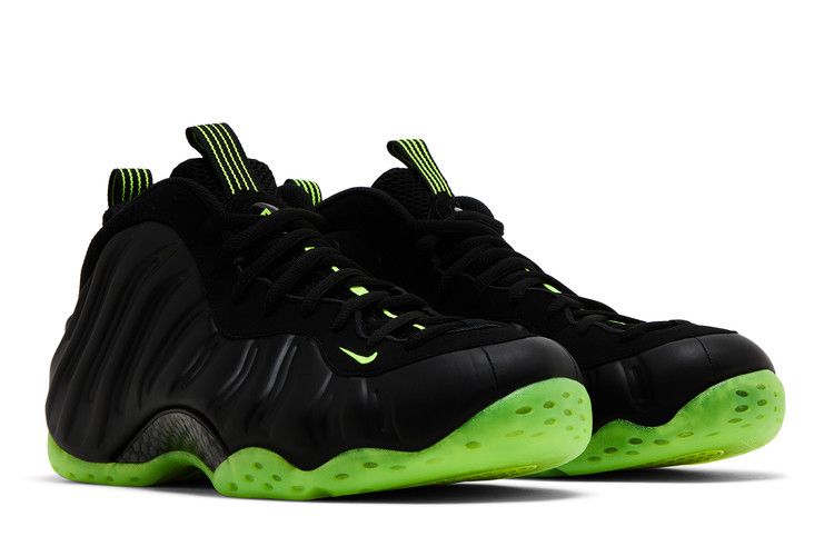 Nike Air Foamposite One Black Volt