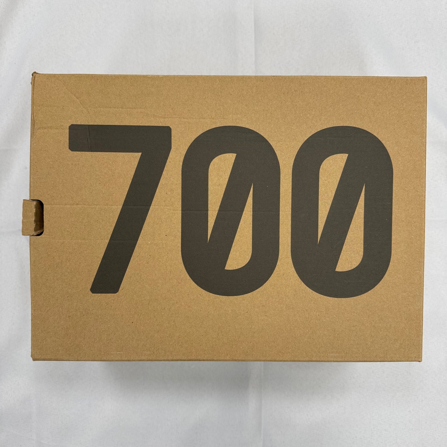 Yeezy Boost 700 V2 Vanta (Pre-Owned)