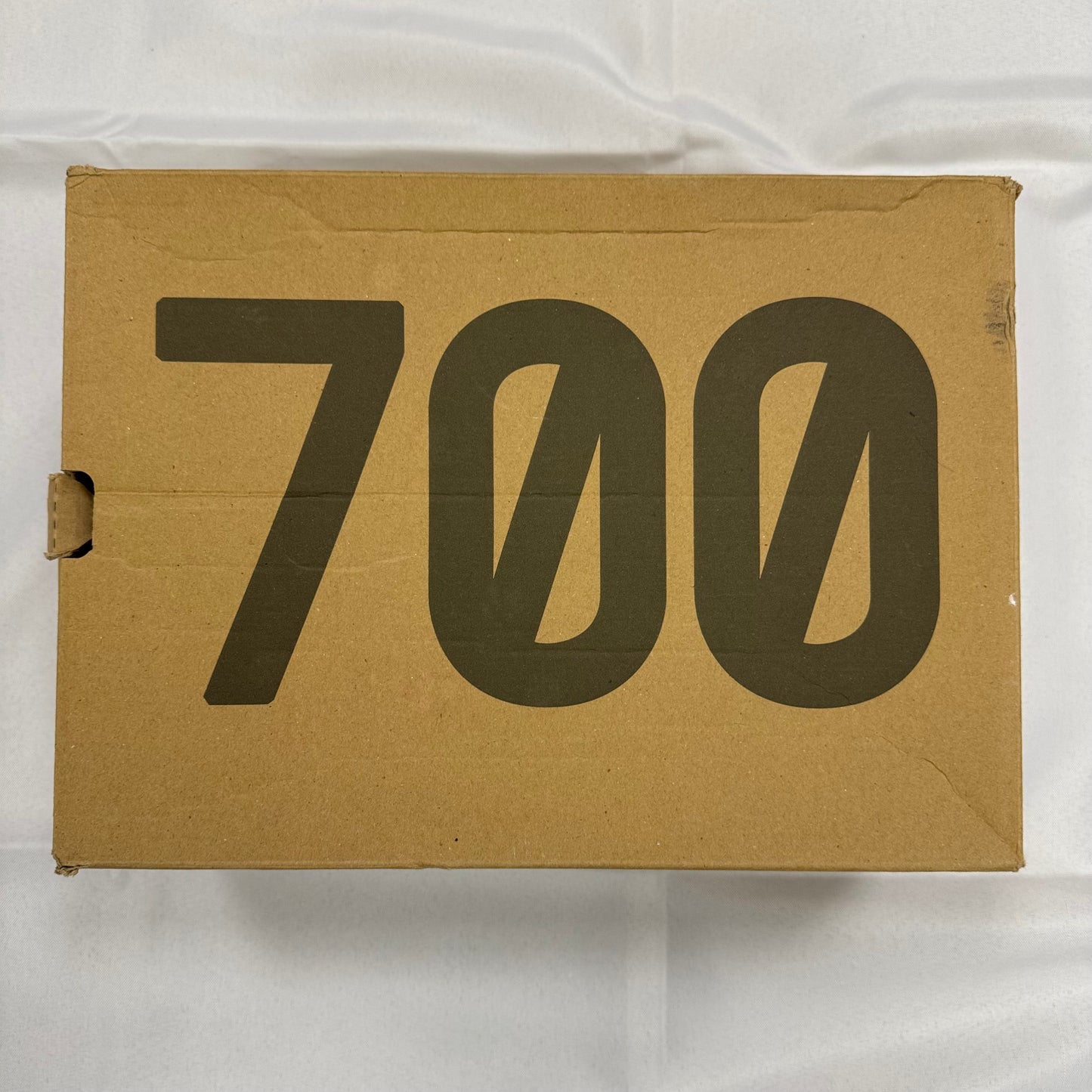 Yeezy Boost 700 Analog (Pre-Owned)