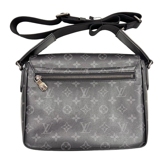 Louis Vuitton Monogram District PM CrossBody Bag (Pre-Owned)
