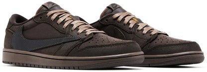 Jordan 1 Retro Low OG SP Travis Scott Terciopelo Marrón