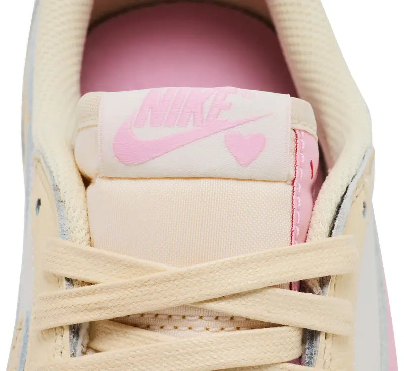 Jordan 1 Retro Low OG SP Travis Scott Shy Pink