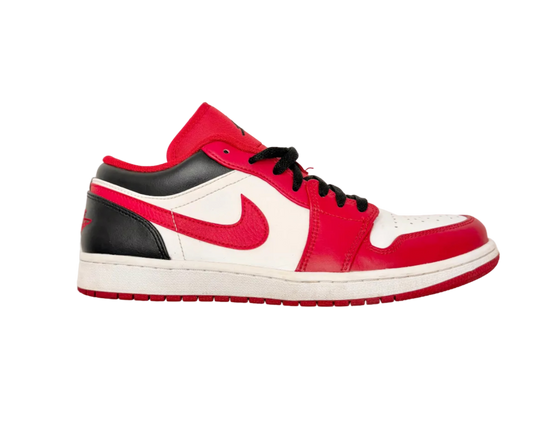 Jordan 1 Low Bulls (Pre-owned)