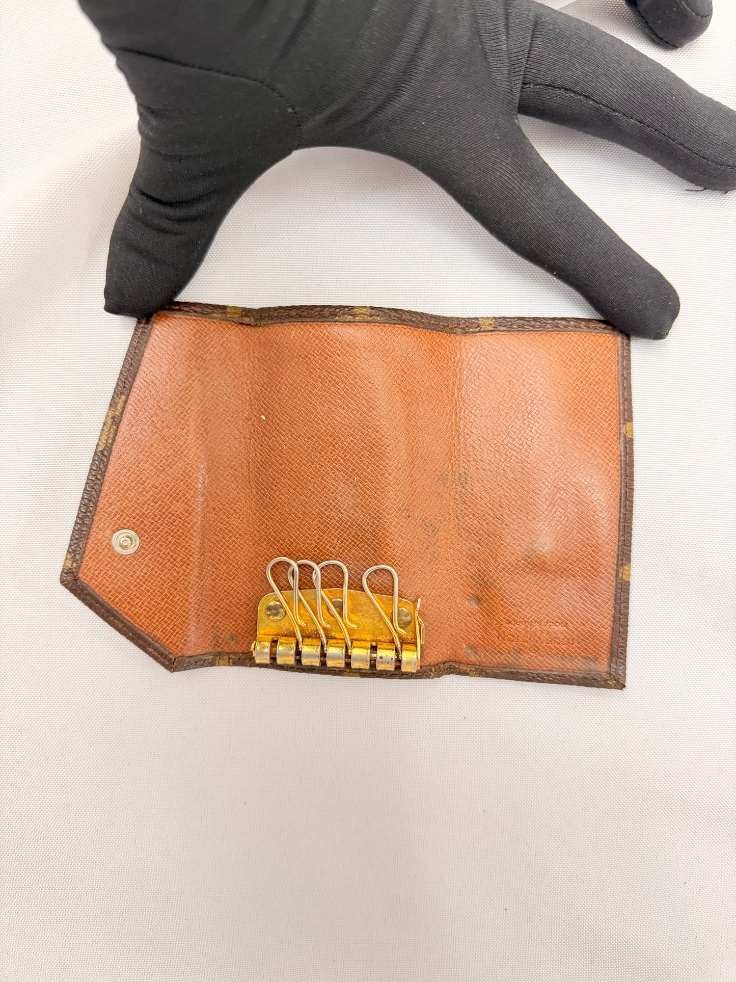 Louis Vuitton Vintage Monogram 6 Key Holder Case (Pre-owned)