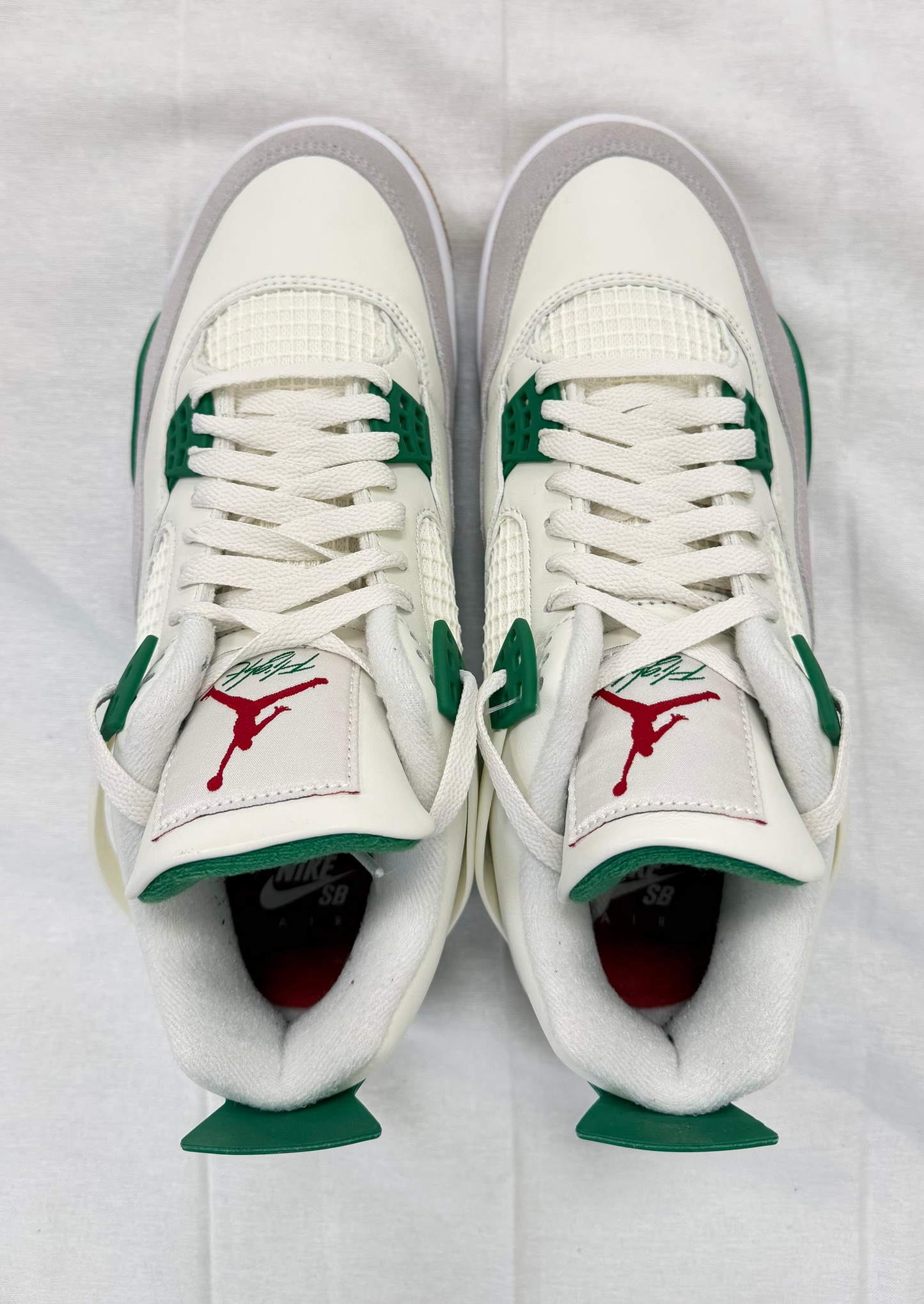 Jordan 4 Retro SB Pine Green (Pre-Owned)