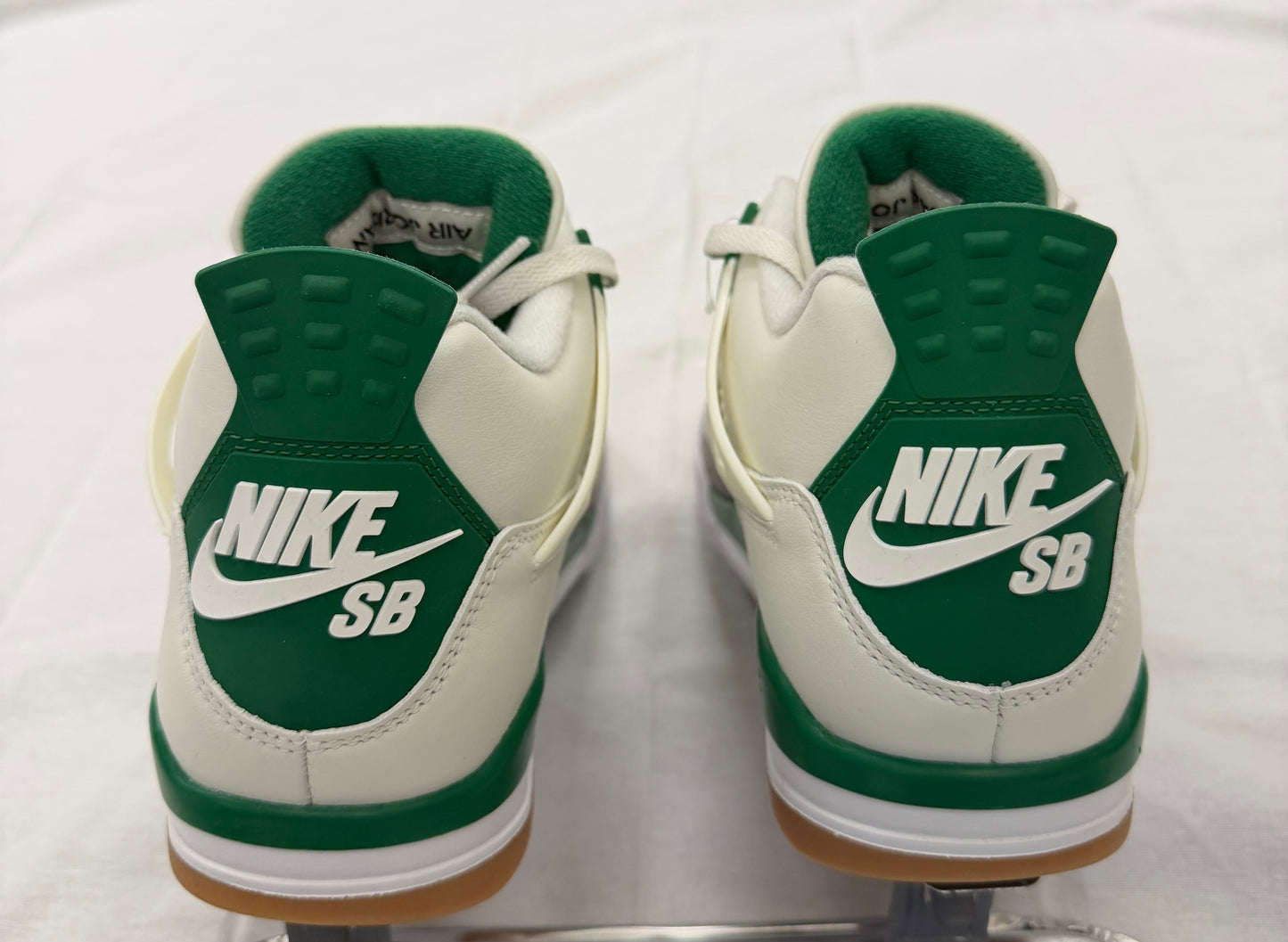 Jordan 4 Retro SB Pine Green (Pre-Owned)