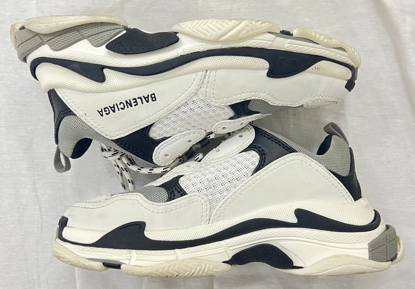 Balenciaga Triple S Grey White (Pre-Owned)