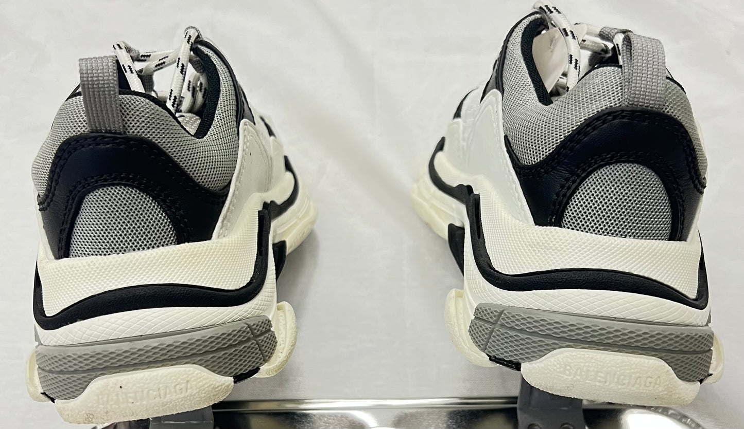 Balenciaga Triple S Grey White (Pre-Owned)