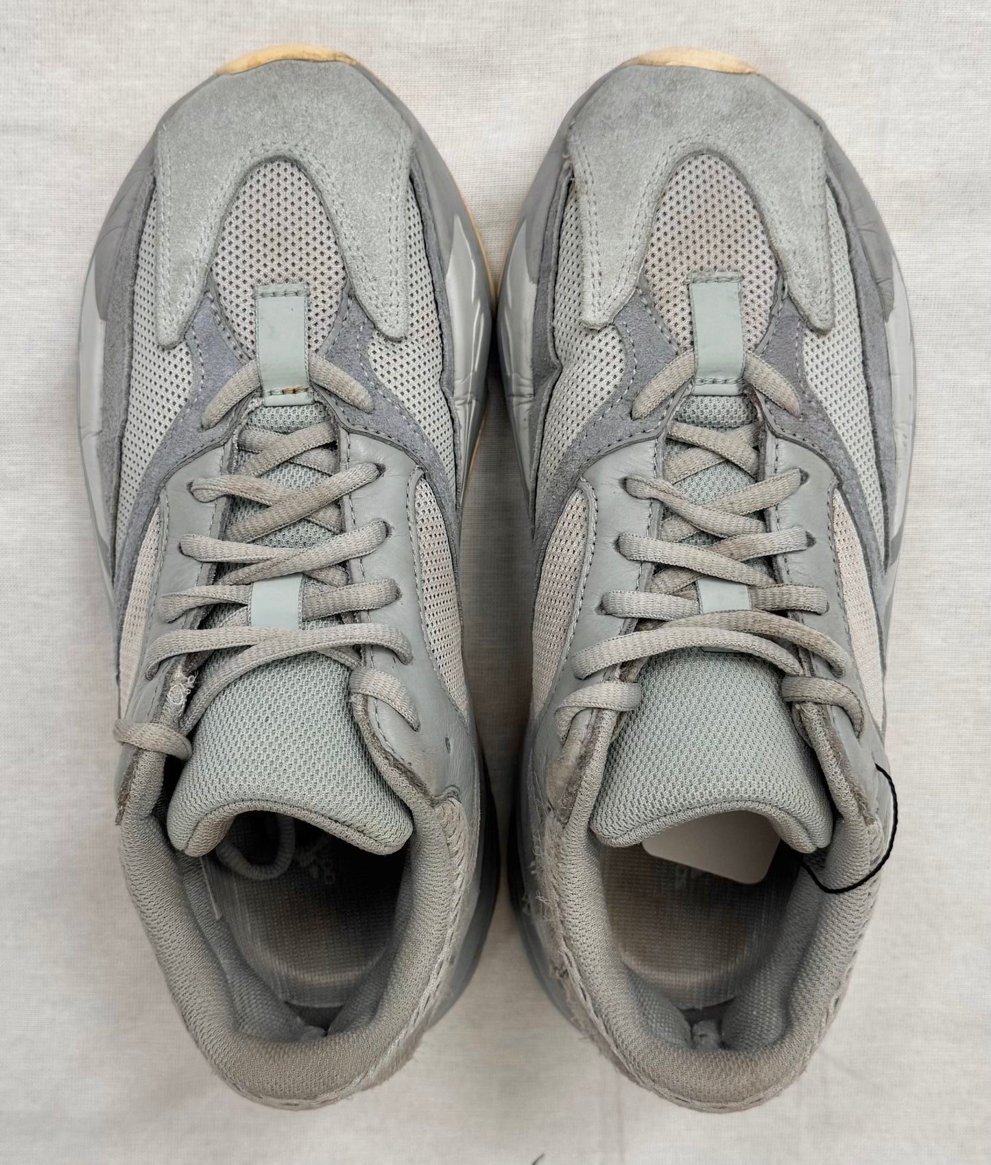 adidas Yeezy Boost 700 Inertia (Pre-Owned)