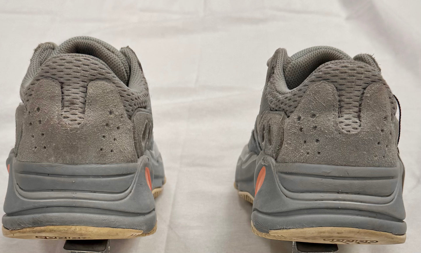 adidas Yeezy Boost 700 Inertia (Pre-Owned)