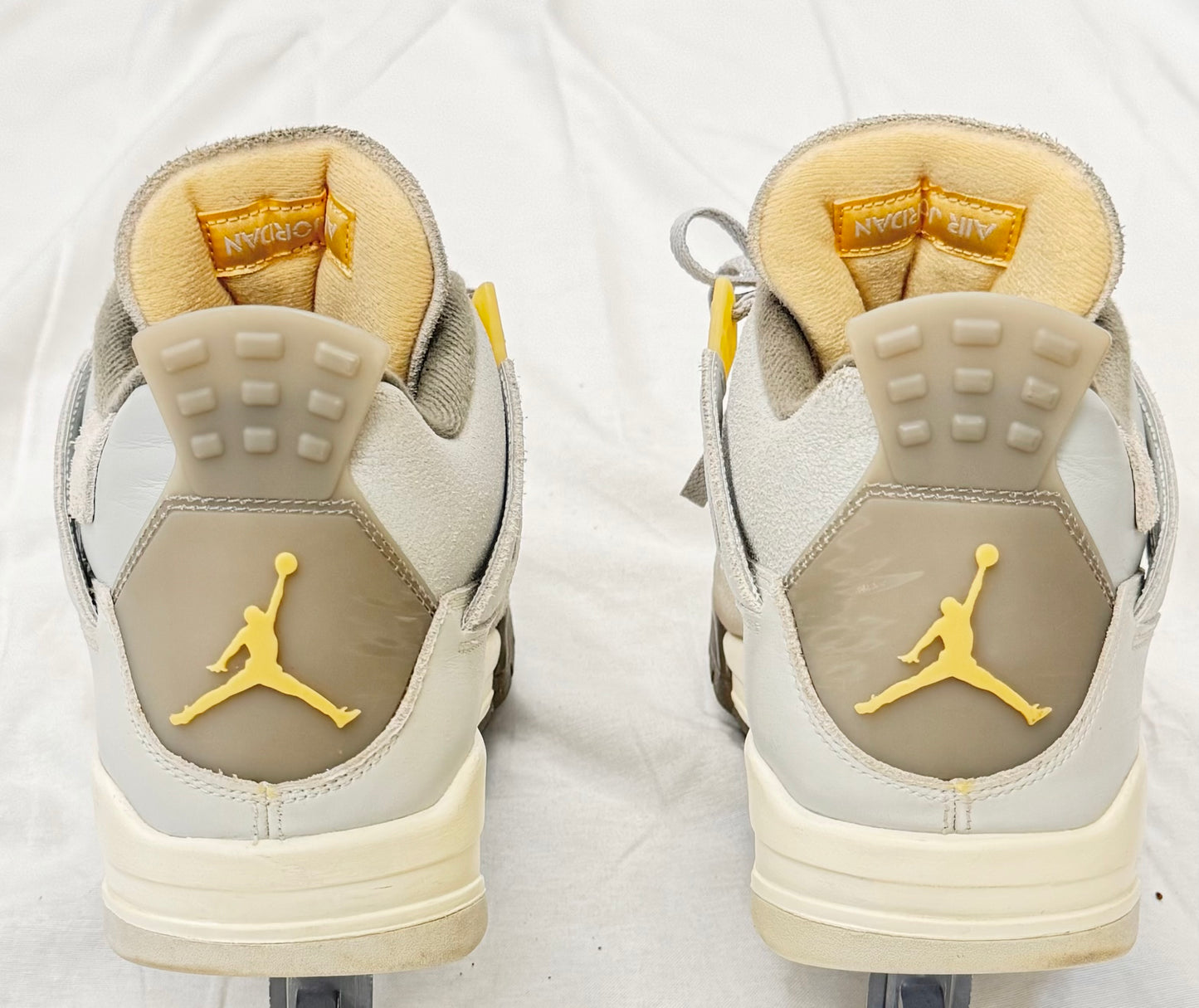 Jordan 4 Retro SE Craft Photon Dust (Pre-Owned)