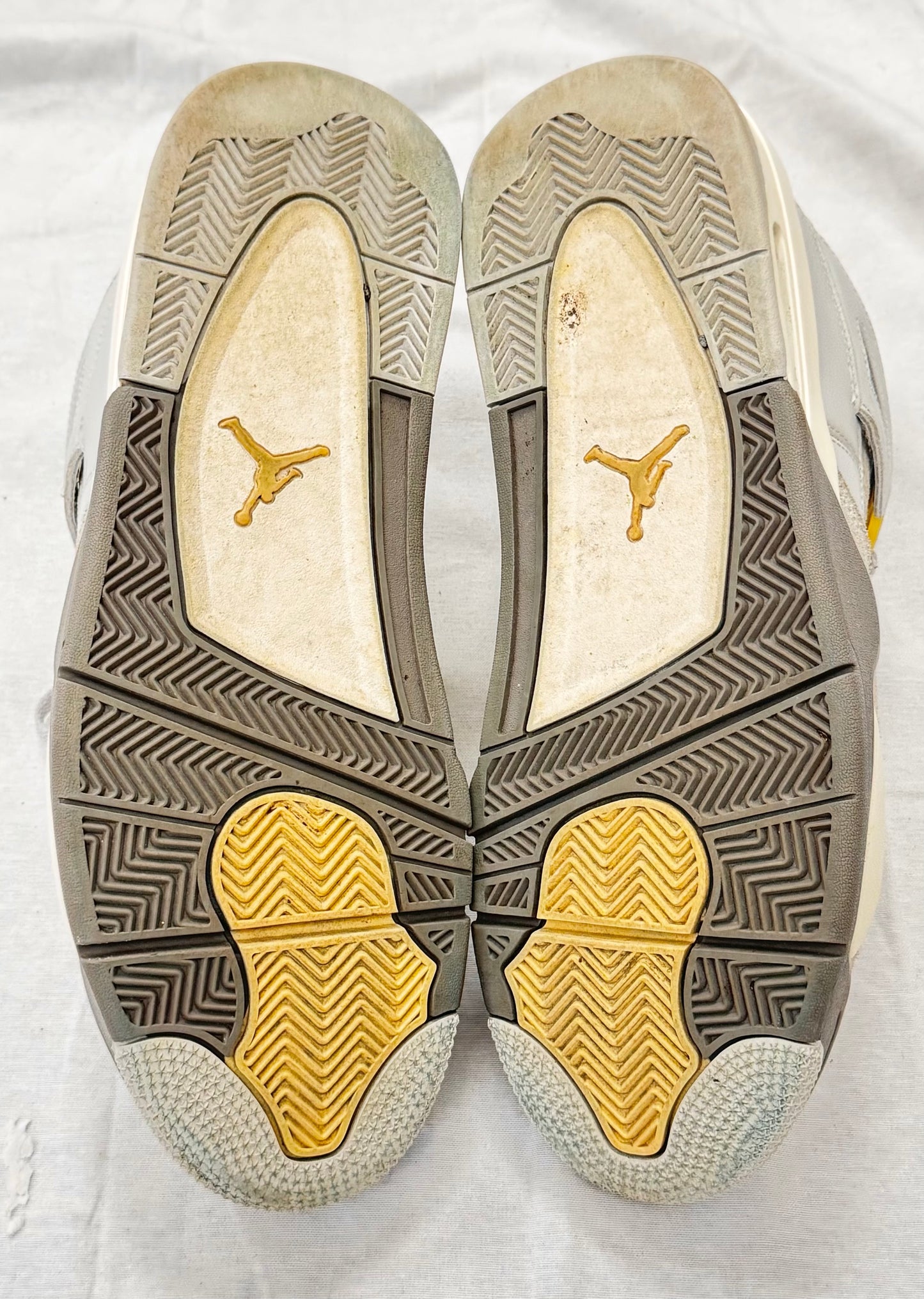 Jordan 4 Retro SE Craft Photon Dust (Pre-Owned)
