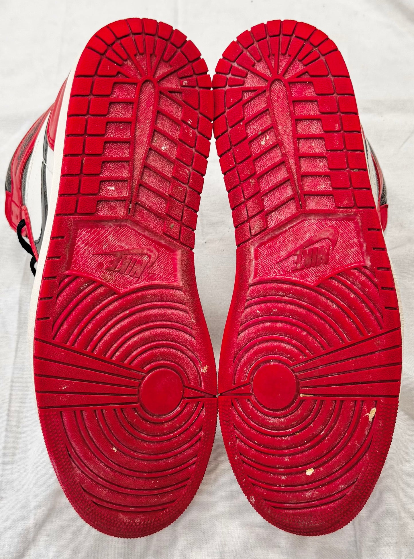 Jordan 1 Retro High OG Chicago Lost and Found (Pre-Owned)