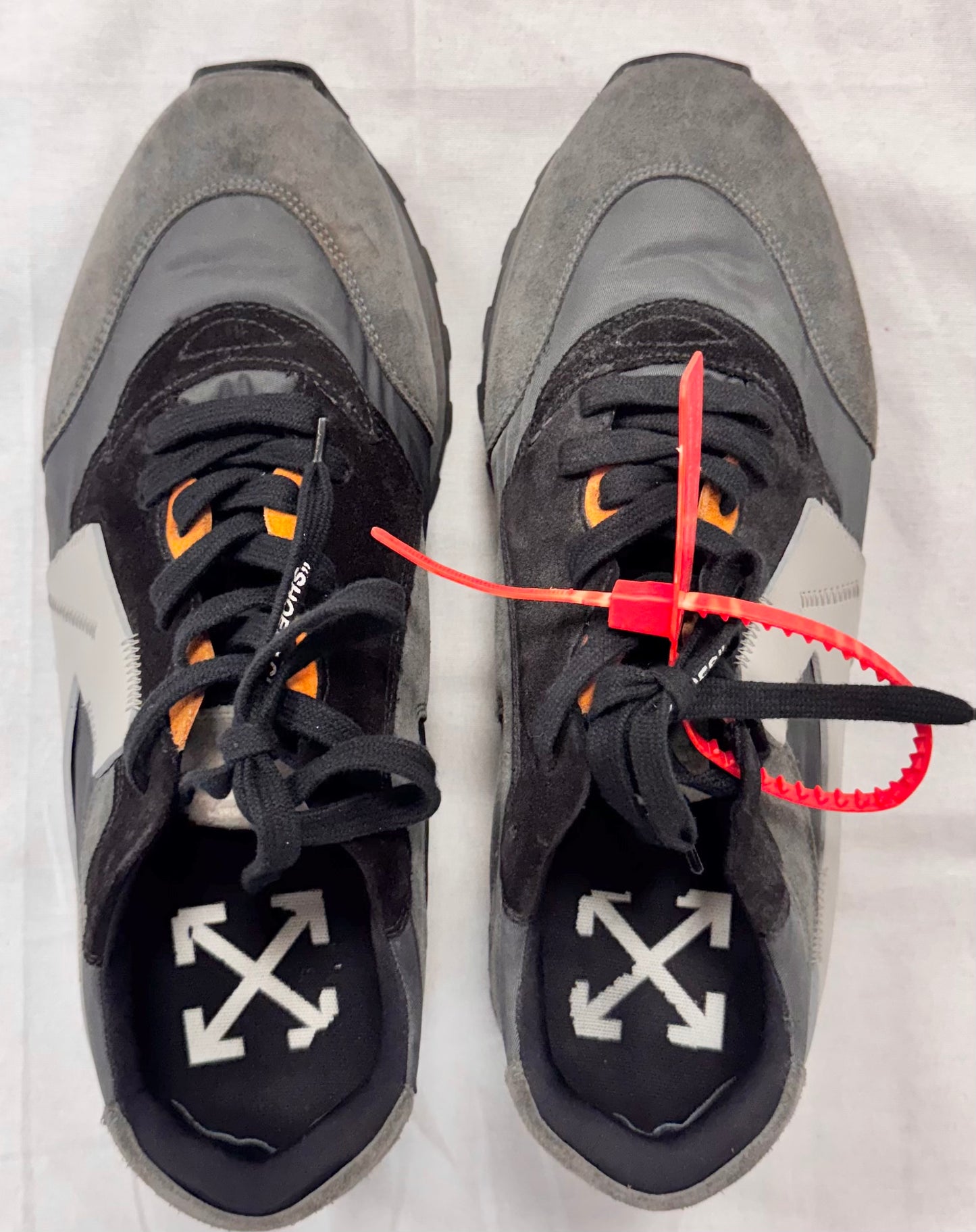 Off-White Arrow 'Grey' (Pre-Owned)