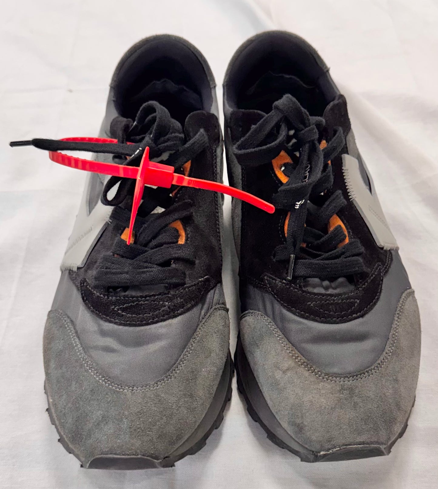Off-White Arrow 'Grey' (Pre-Owned)