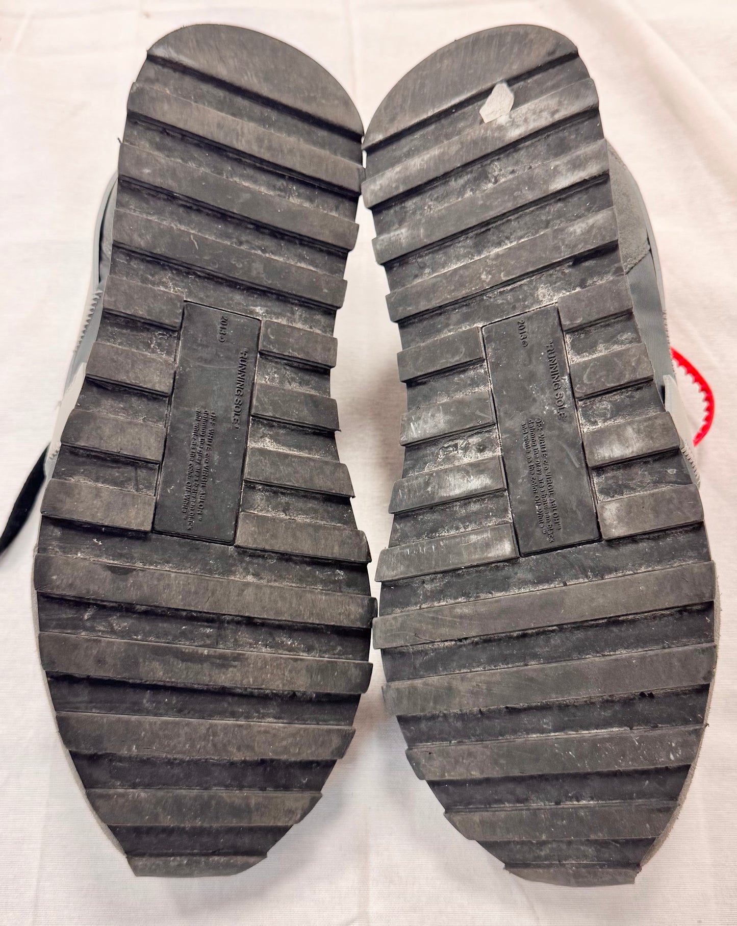 Off-White Arrow 'Grey' (Pre-Owned)