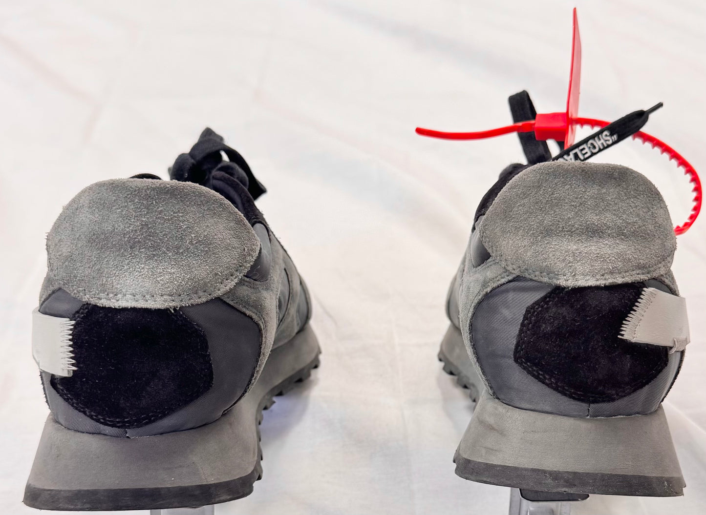 Off-White Arrow 'Grey' (Pre-Owned)