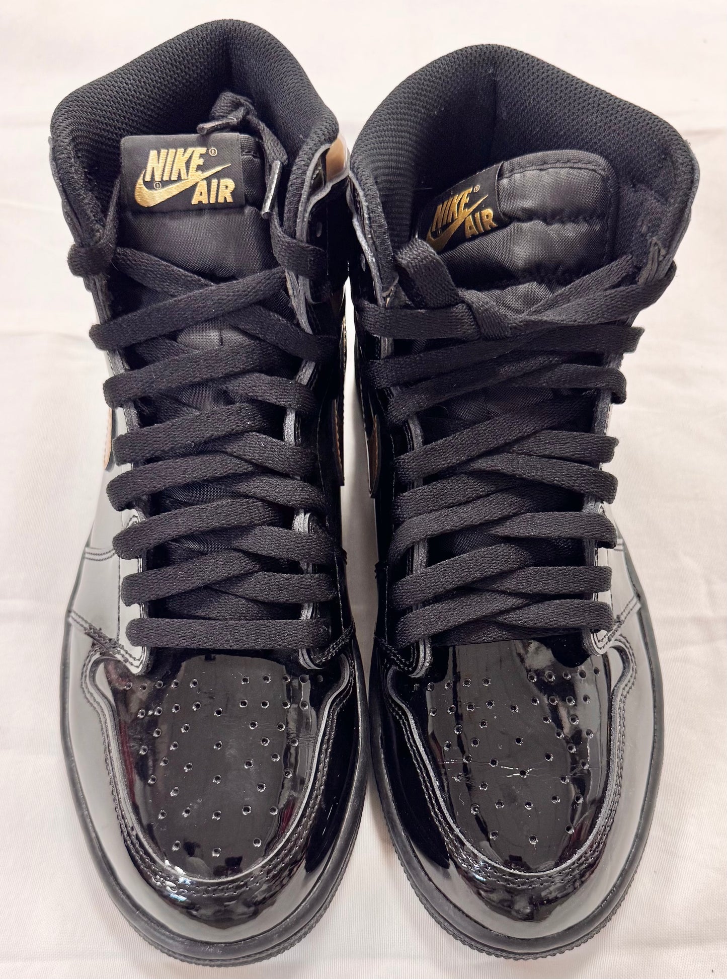 Jordan 1 Retro High Black Metallic Gold (2020 (Pre-Owned)
