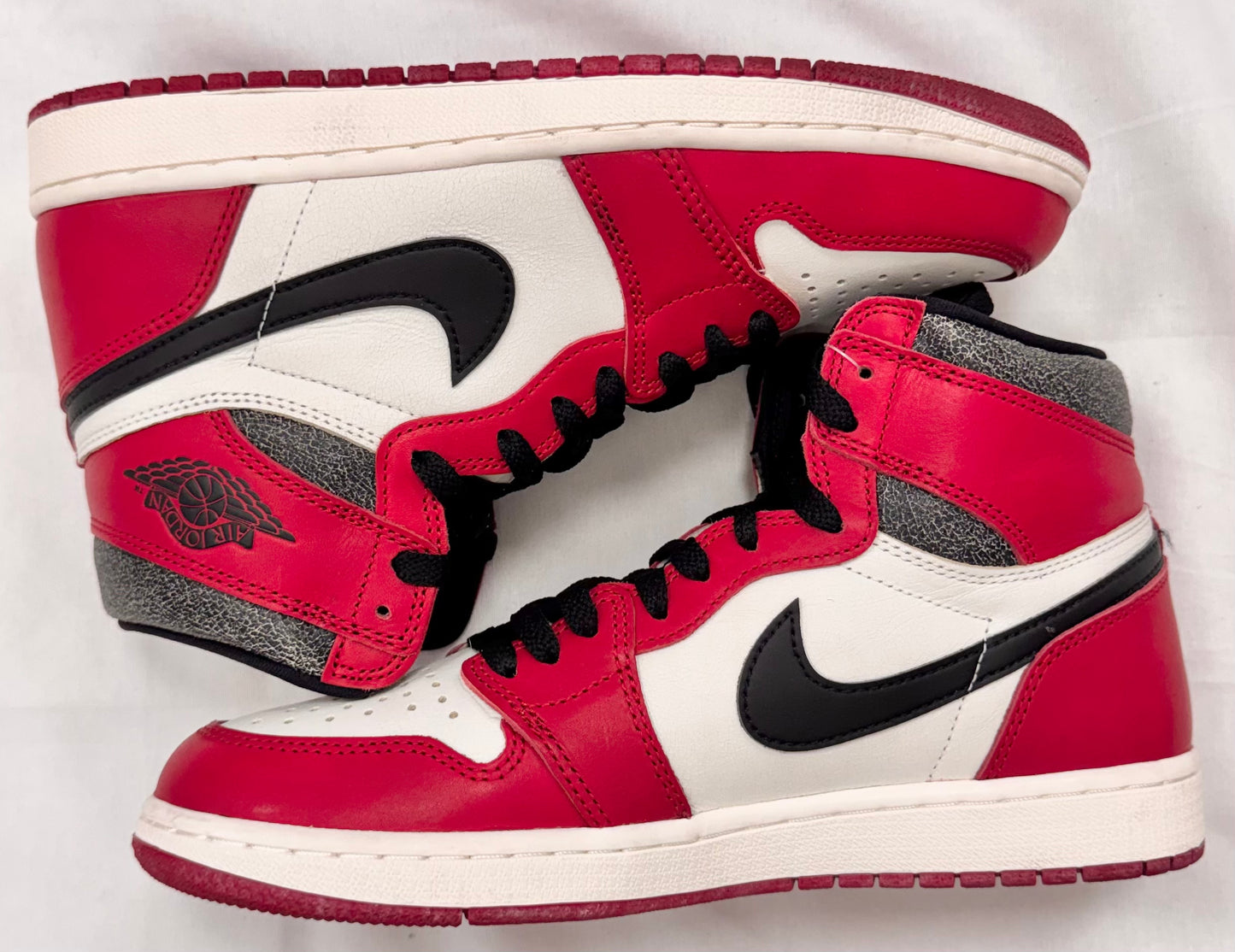 Jordan 1 Retro High OG Chicago Lost and Found (Pre-Owned)