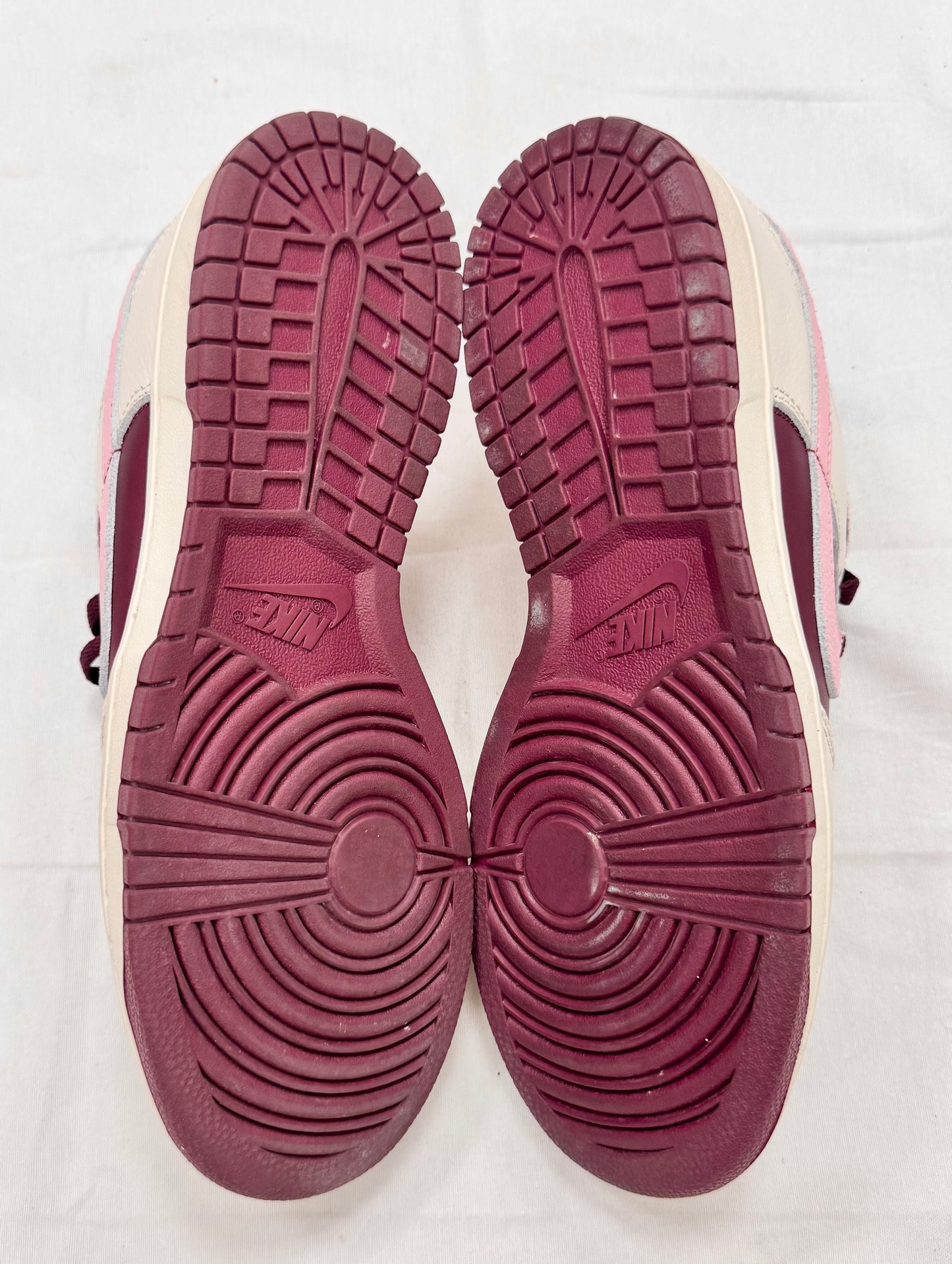 Nike Dunk Low Retro PRM Valentine's Day (2023) (Pre-Owned)