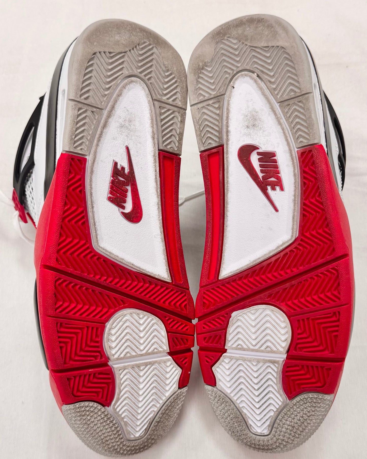 Jordan 4 Retro Fire Red (2020) (Pre-Owned)