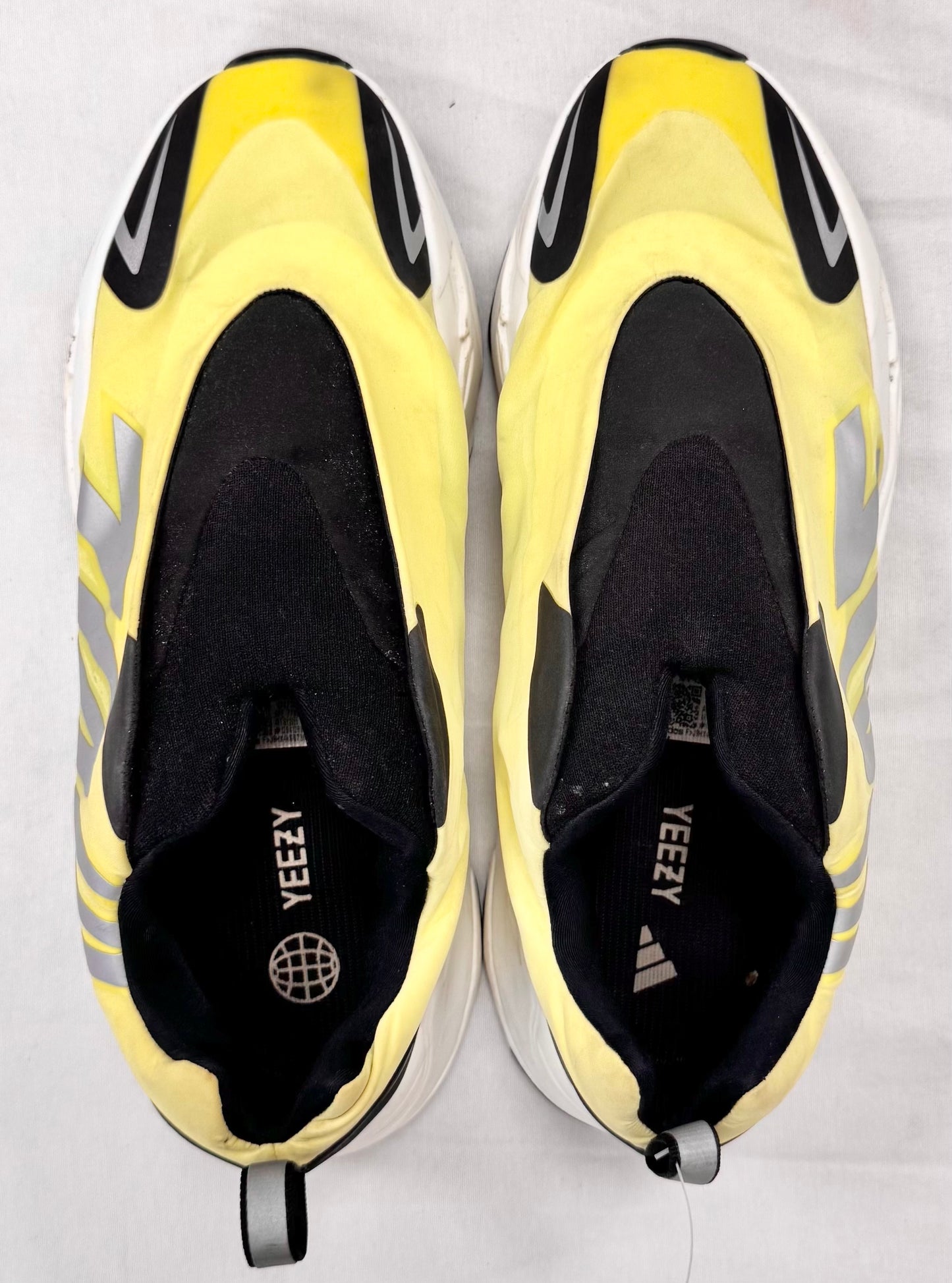 Adidas Yeezy Boost 700 MNVN Laceless Phosphor (Pre-Owned)