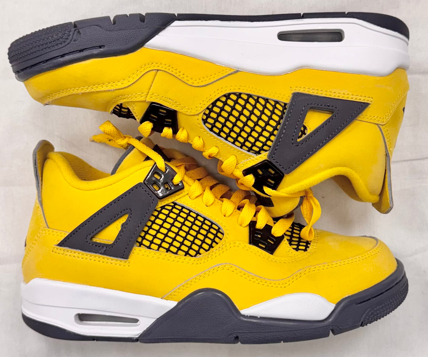 Jordan 4 Retro Lightning (2021) (GS) (Pre-Owned)