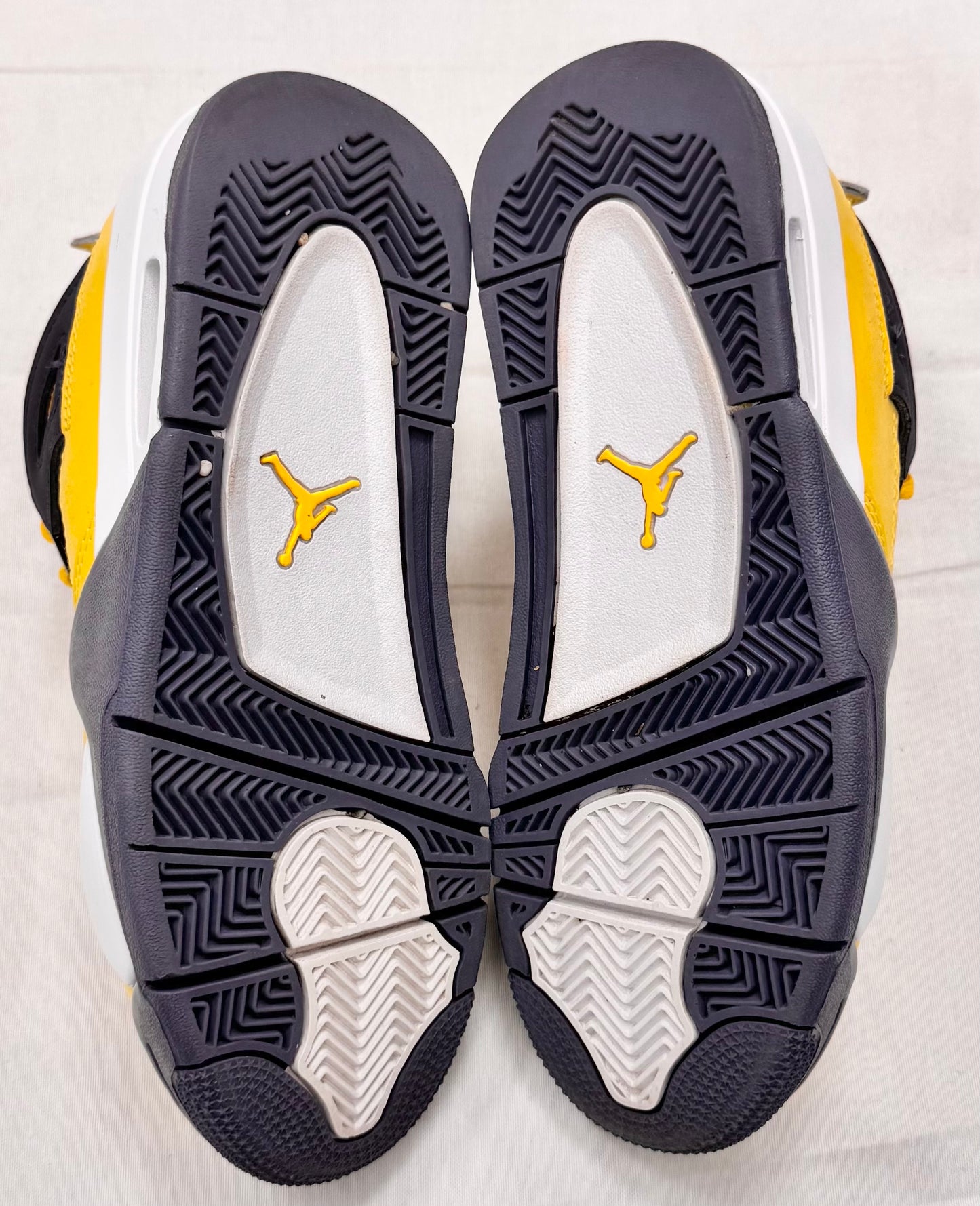 Jordan 4 Retro Lightning (2021) (GS) (Pre-Owned)