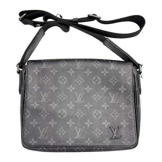 Louis Vuitton Monogram District PM CrossBody Bag (Pre-Owned)