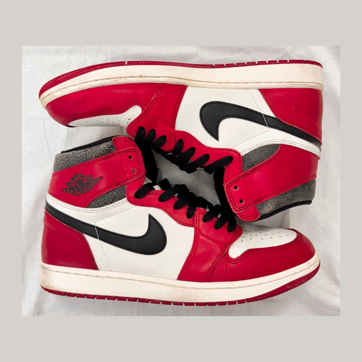 Jordan 1 Retro High OG Chicago Lost and Found (Pre-Owned)