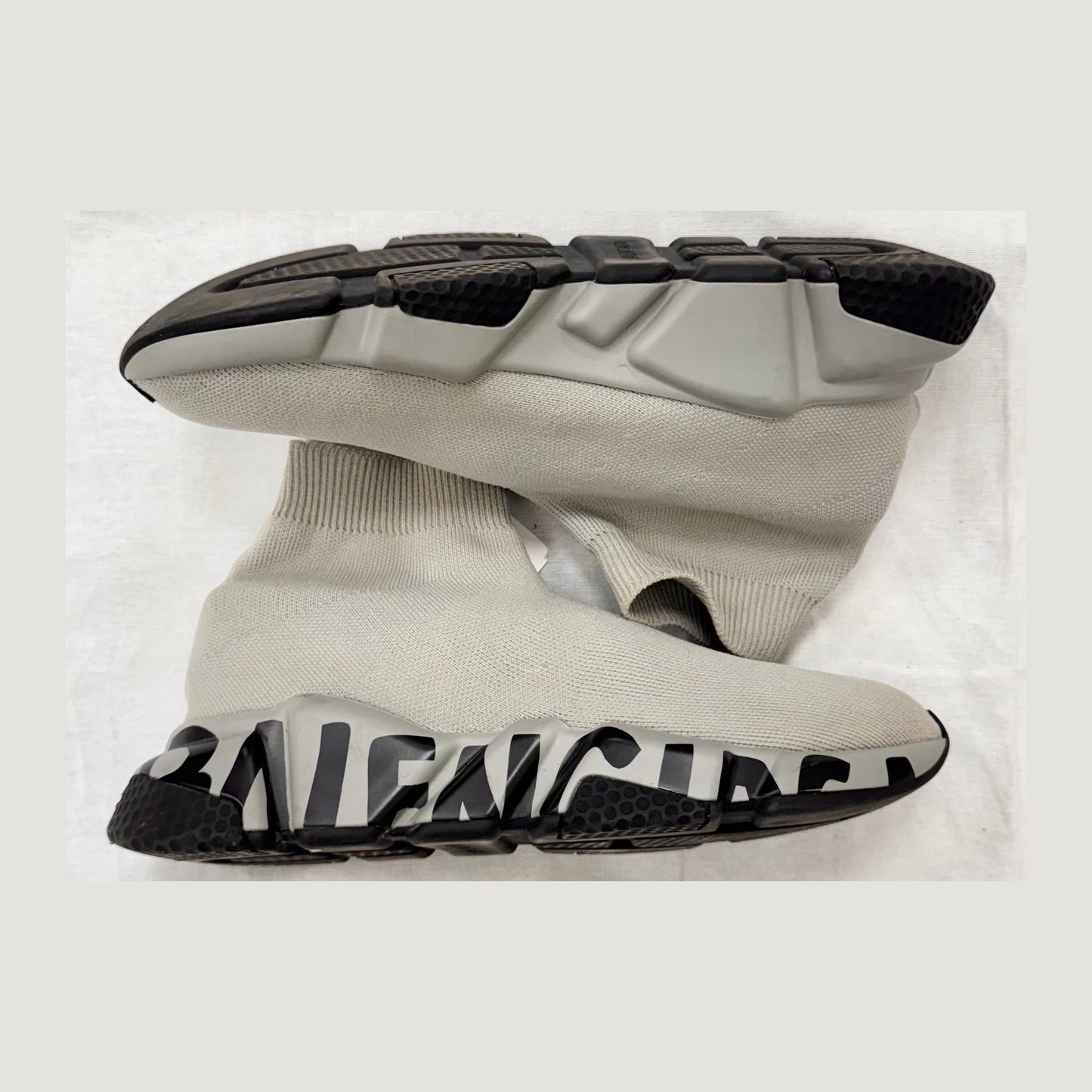Balenciaga Speed Graffiti Gray Gray (Pre-Owned)
