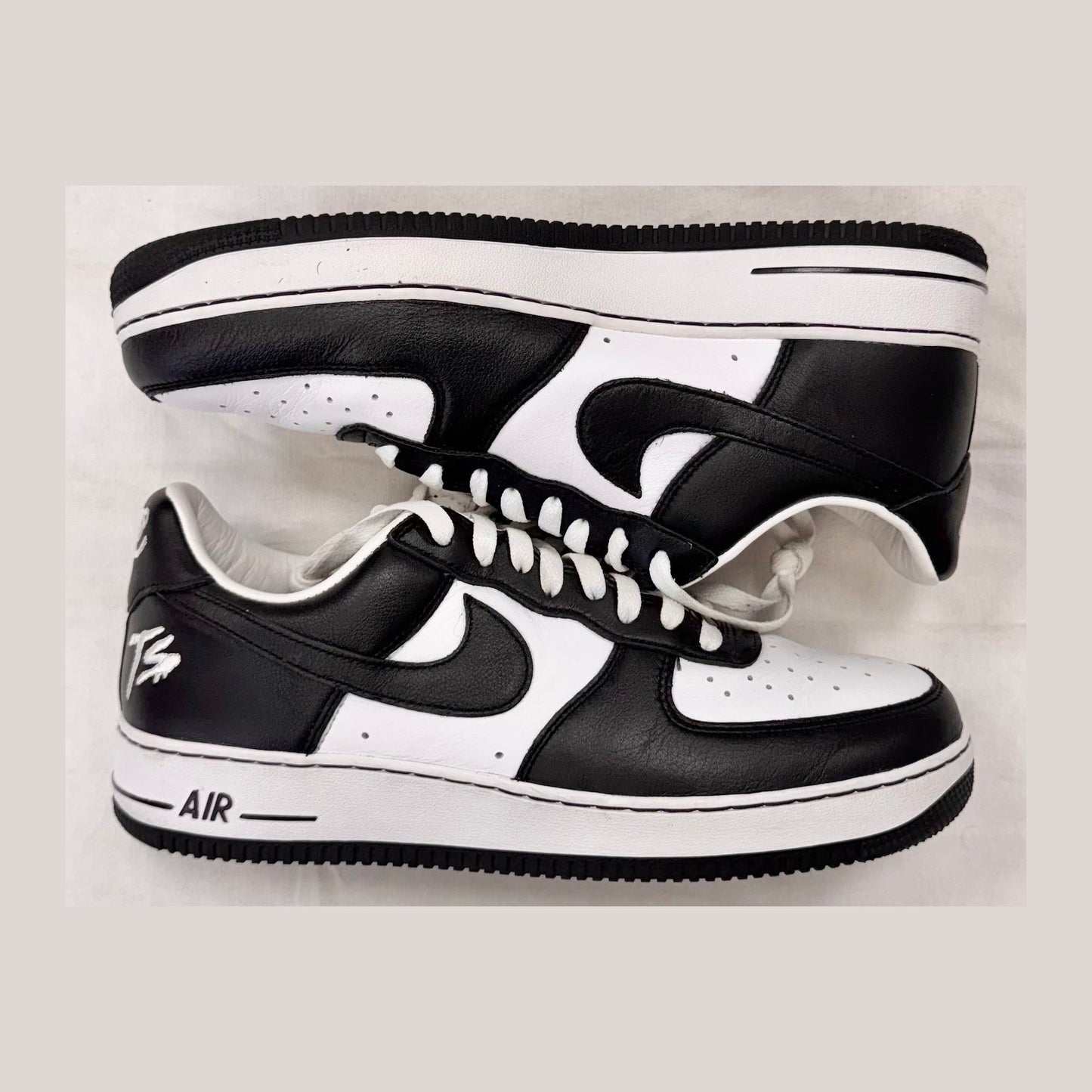 Nike Air Force 1 Low QS Terror Squad Blackout (Pre-Owned)