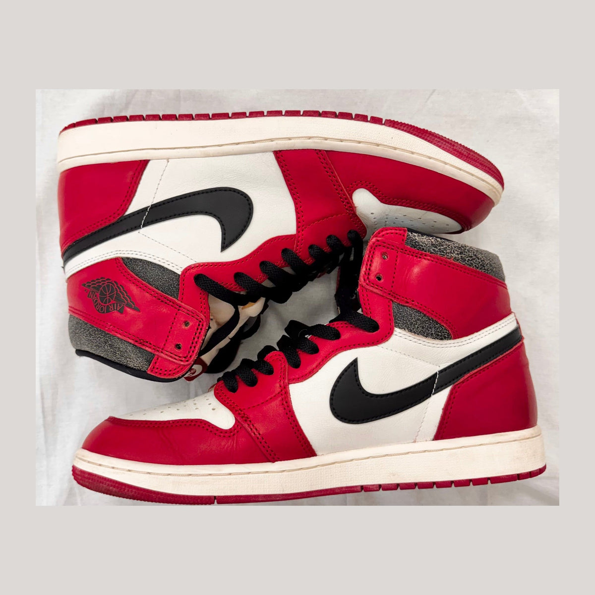 Jordan 1 Retro High OG Chicago Lost and Found (Pre-Owned)