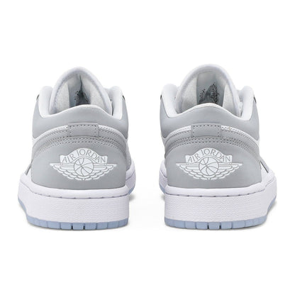Jordan 1 Low Wolf Grey (Mujer)