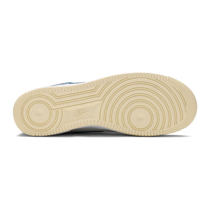 Nike Air Force 1 Low SP Undefeated 5 On It Dunk vs. AF1
