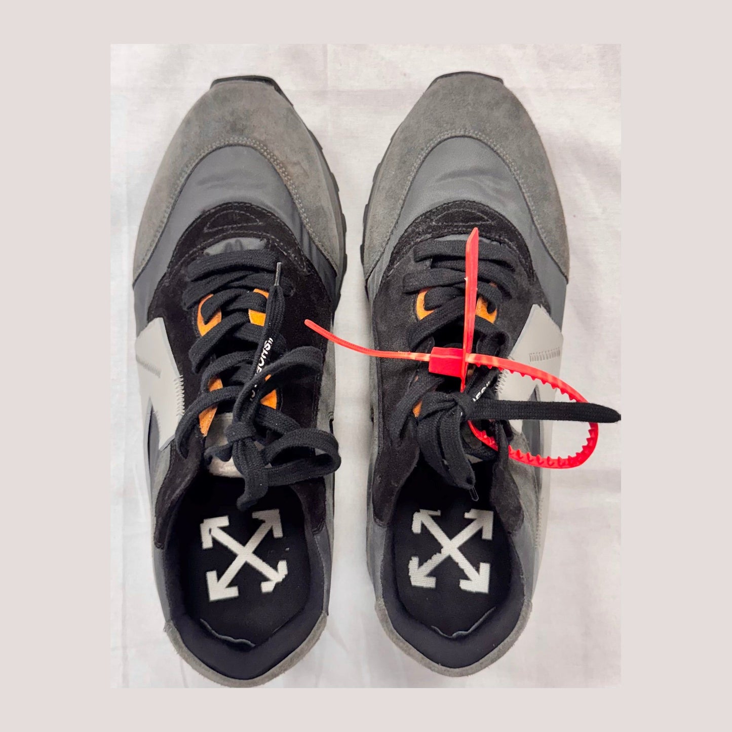 Off-White Arrow 'Grey' (Pre-Owned)