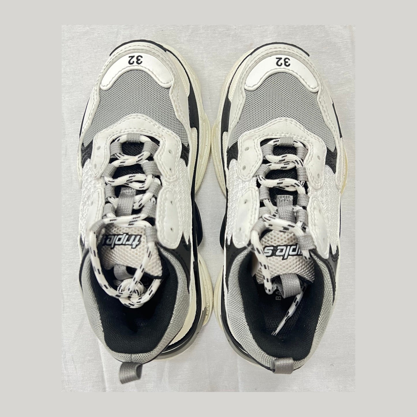 Balenciaga Triple S Grey White (Pre-Owned)