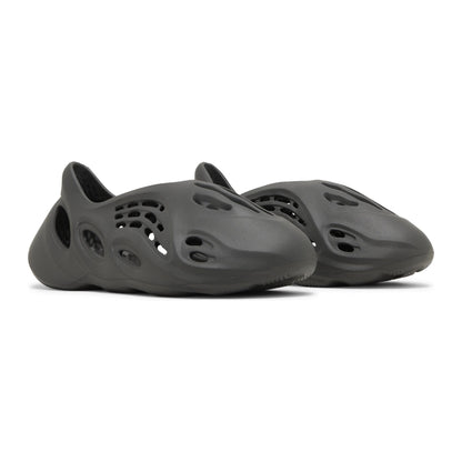 adidas Yeezy Foam RNR Carbon