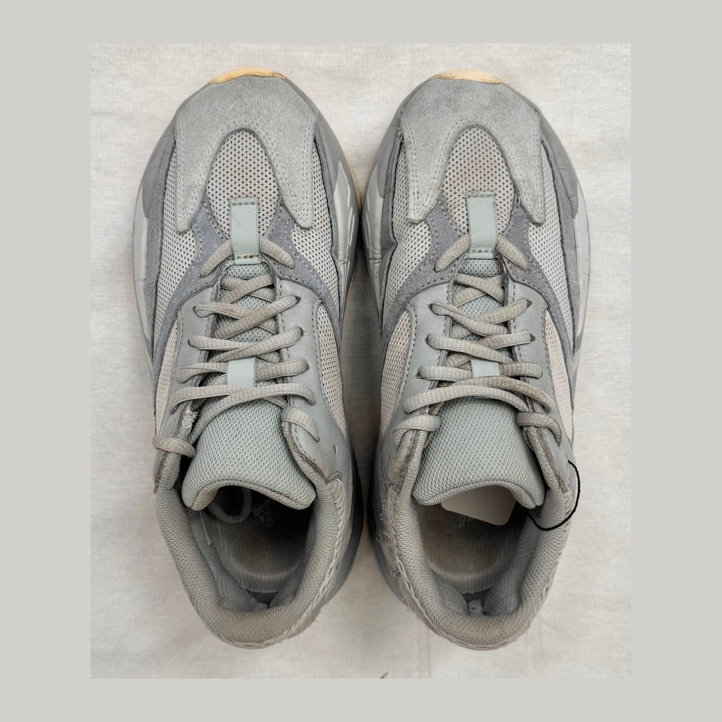 adidas Yeezy Boost 700 Inertia (Pre-Owned)