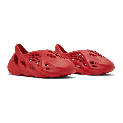 adidas Yeezy Foam RNNR Bermellón