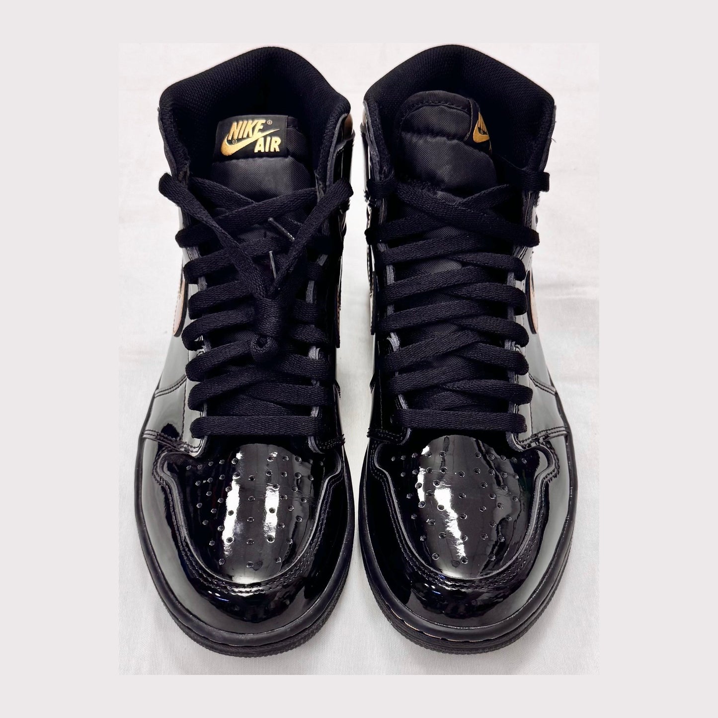 Jordan 1 Retro High Black Metallic Gold (2020) (Pre-Owned)