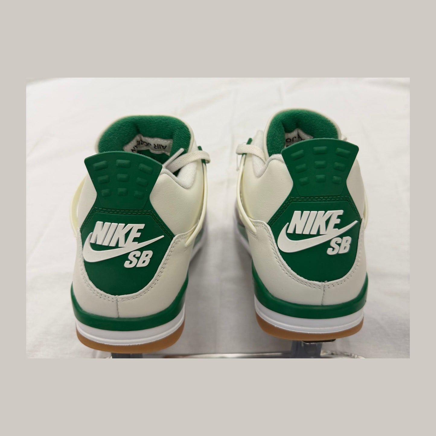 Jordan 4 Retro SB Pine Green (Pre-Owned)