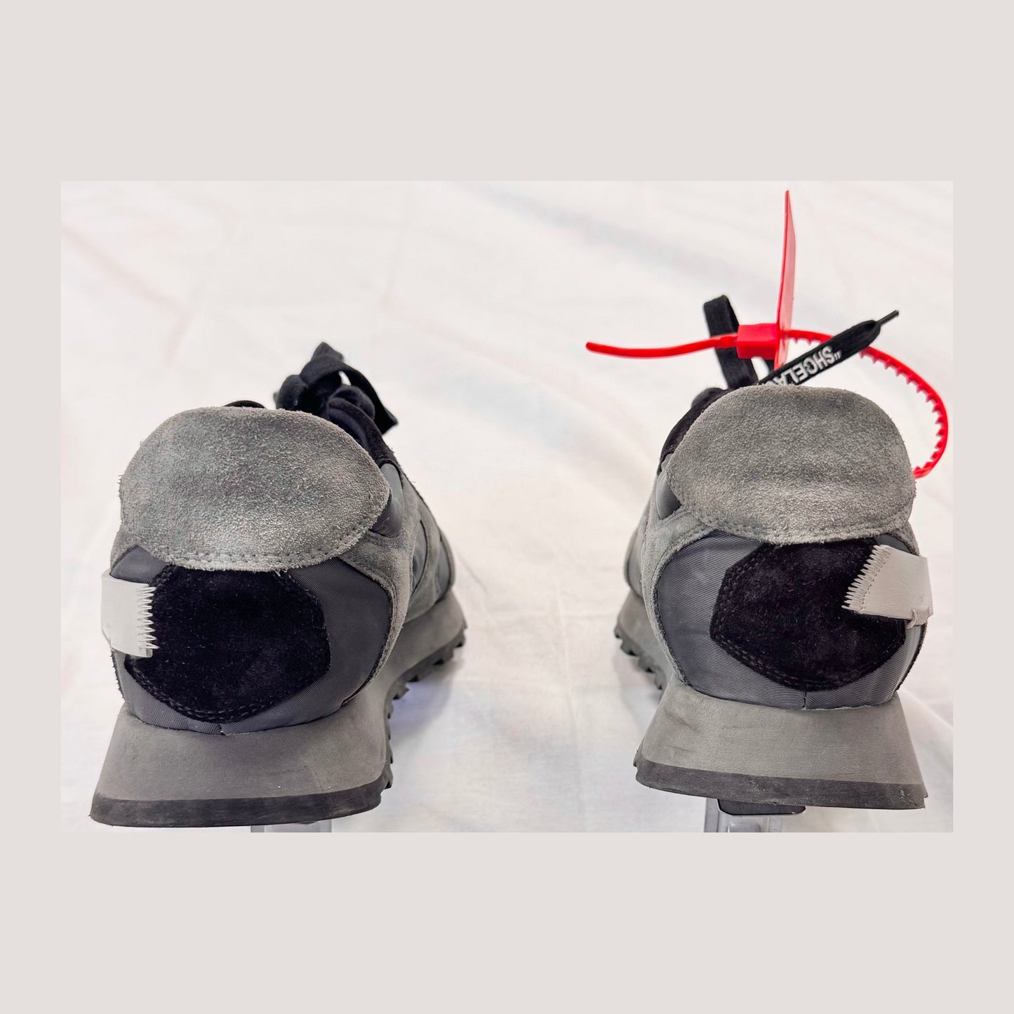 Off-White Arrow 'Grey' (Pre-Owned)