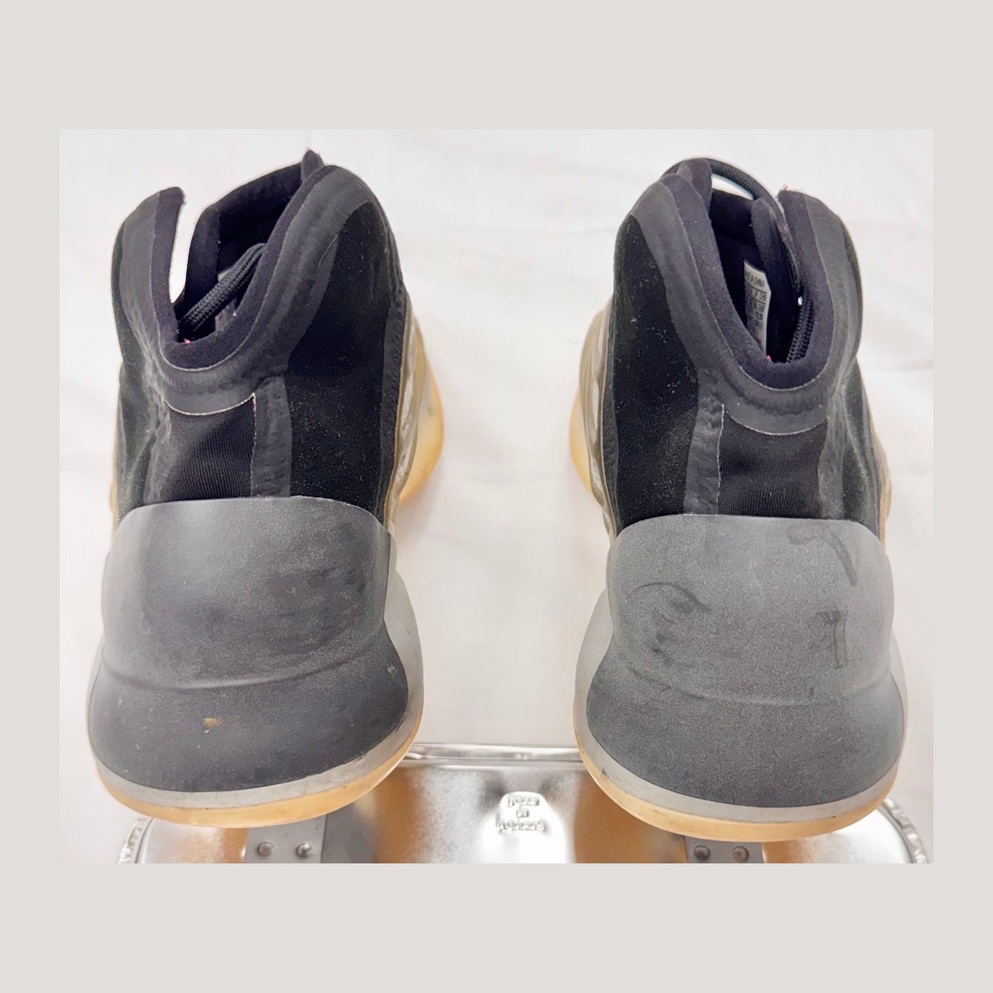 adidas Yeezy QNTM Barium (Pre-Owned)