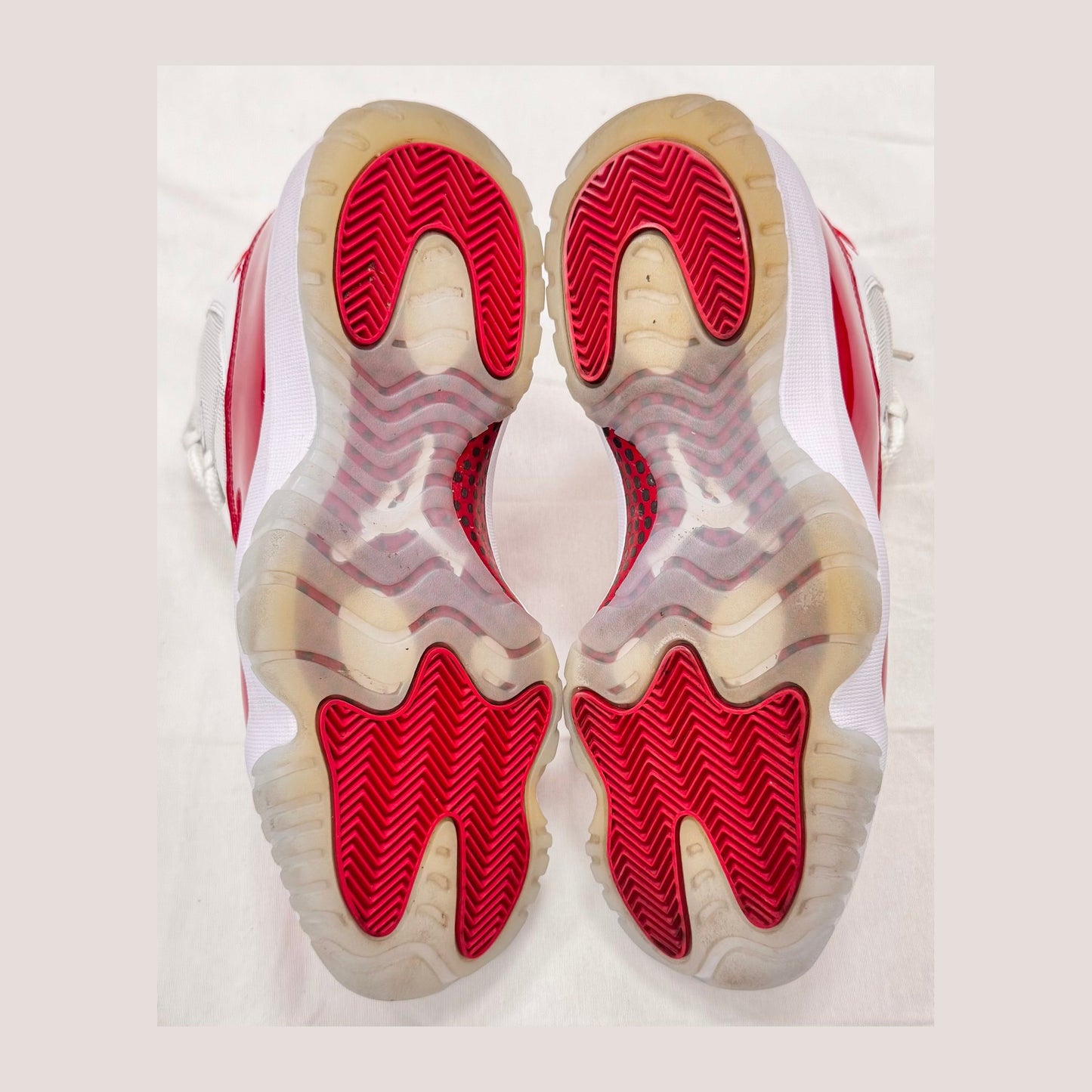 Jordan 11 Retro Cherry (2022) (Pre-Owned)