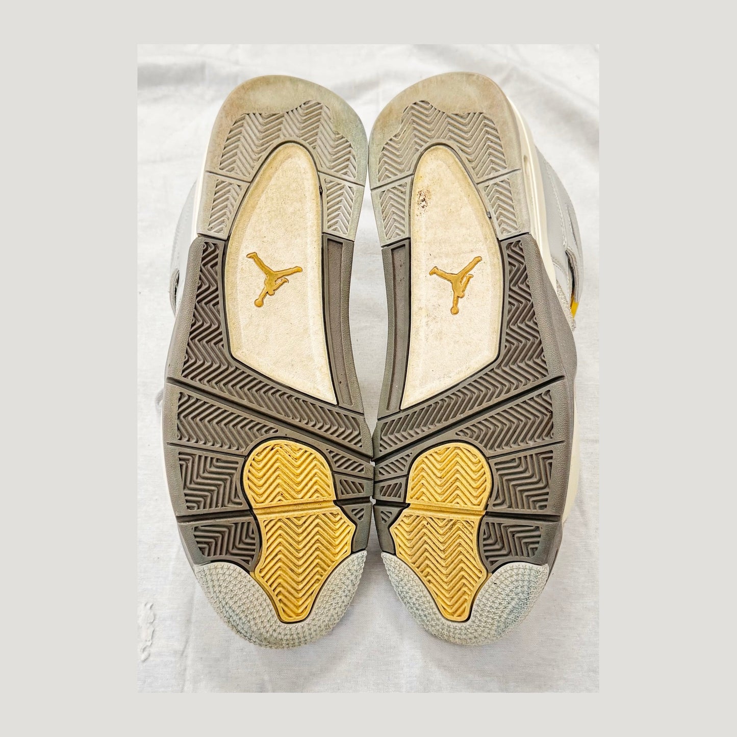 Jordan 4 Retro SE Craft Photon Dust (Pre-Owned)