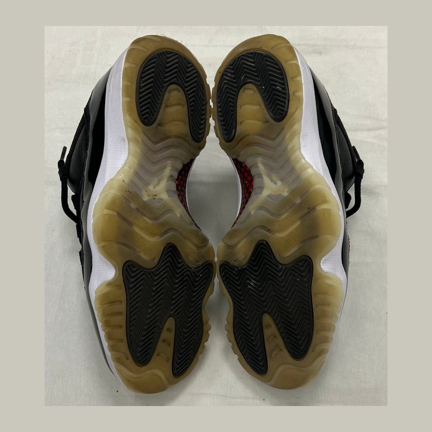 Jordan 11 Retro Low 72-10 (Pre-Owned)
