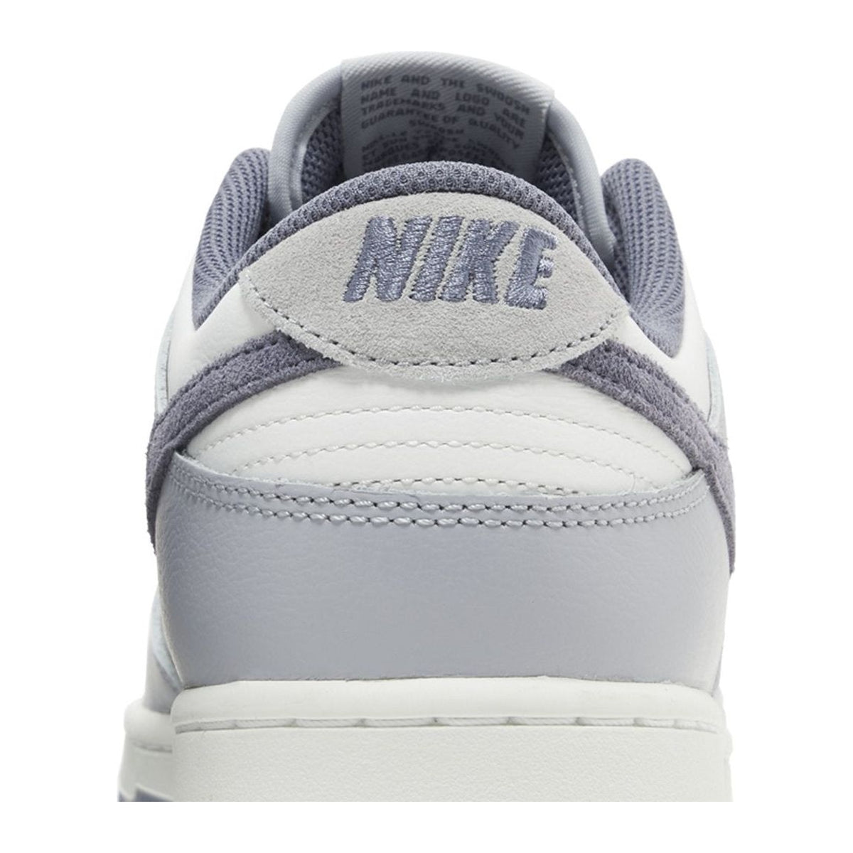 Nike Dunk Low SE Carbono claro