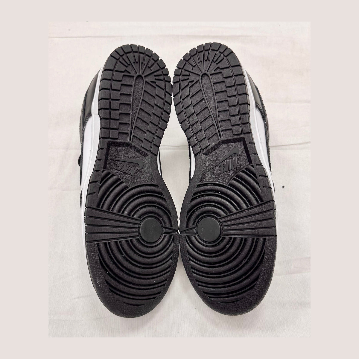 Nike Dunk Low Retro White Black Panda (Pre-Owned)